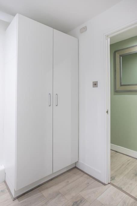 Fabulous Modern Luxury Apartment Sleeps 6- Parking Belfast Extérieur photo